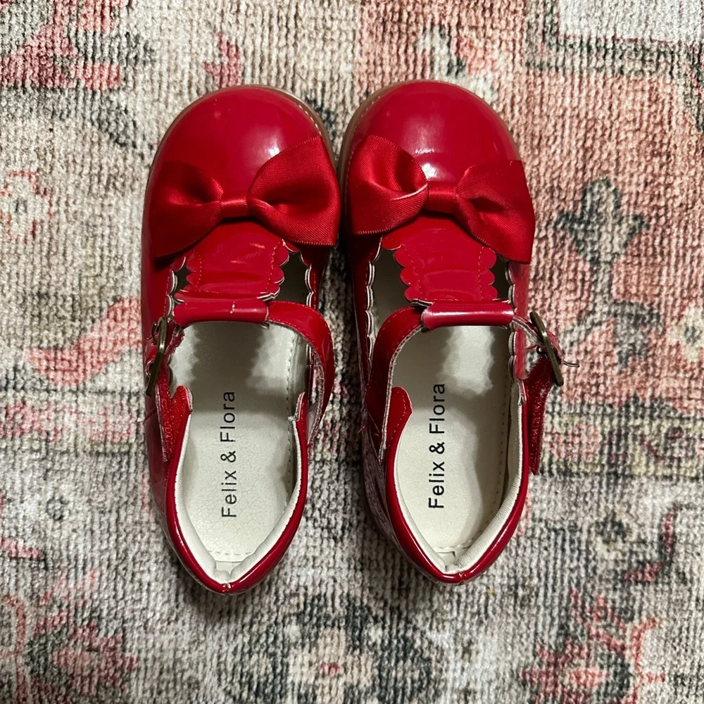 Girls Felix & Flora Size 10  Patent Scalloped  edge red  Bow Shoes Mary jane